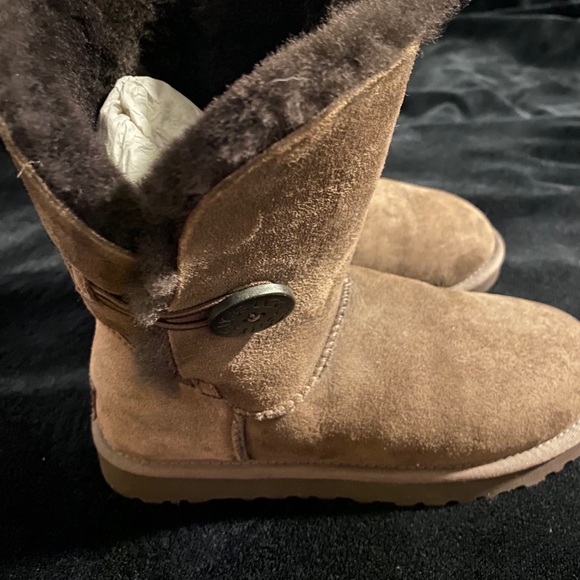 UGG Australia Bailey Button Boots - Picture 4 of 6